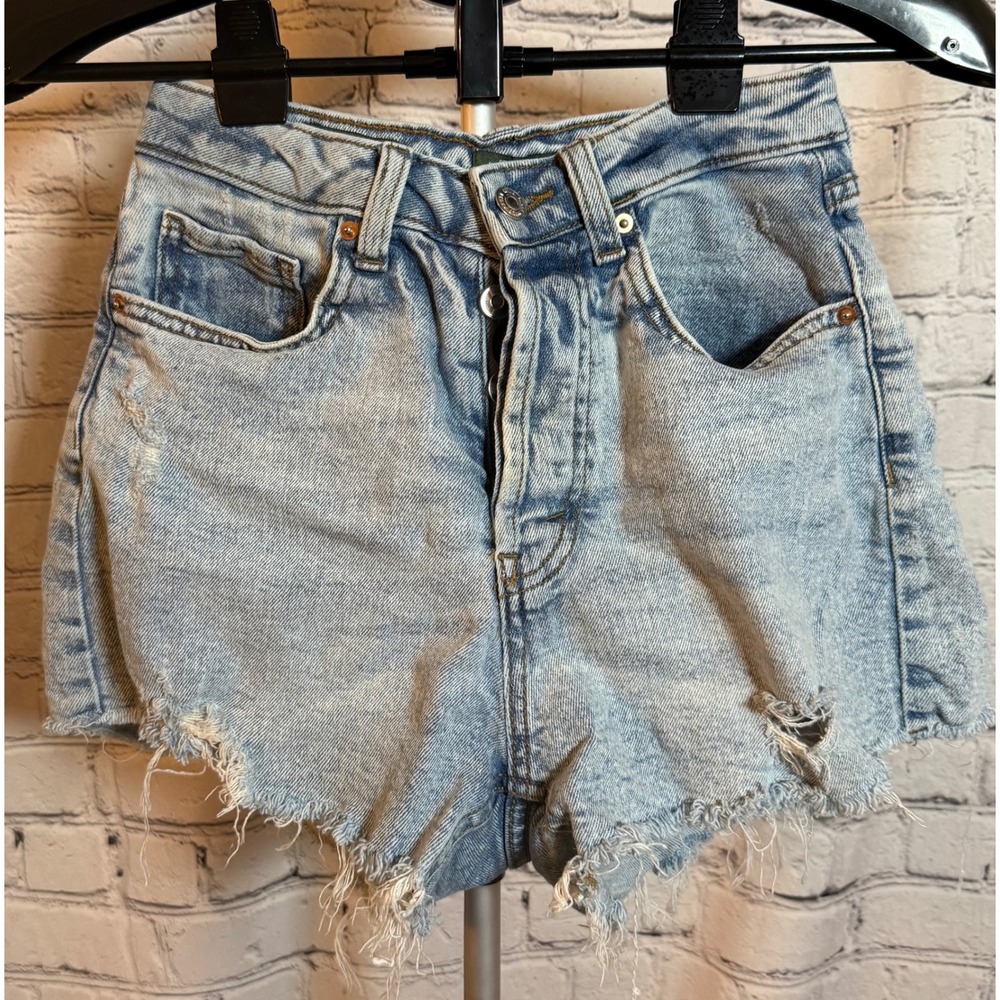 Wild Fable Super High-Rise Curvy Distressed Denim Shorts Light Wash Size 4